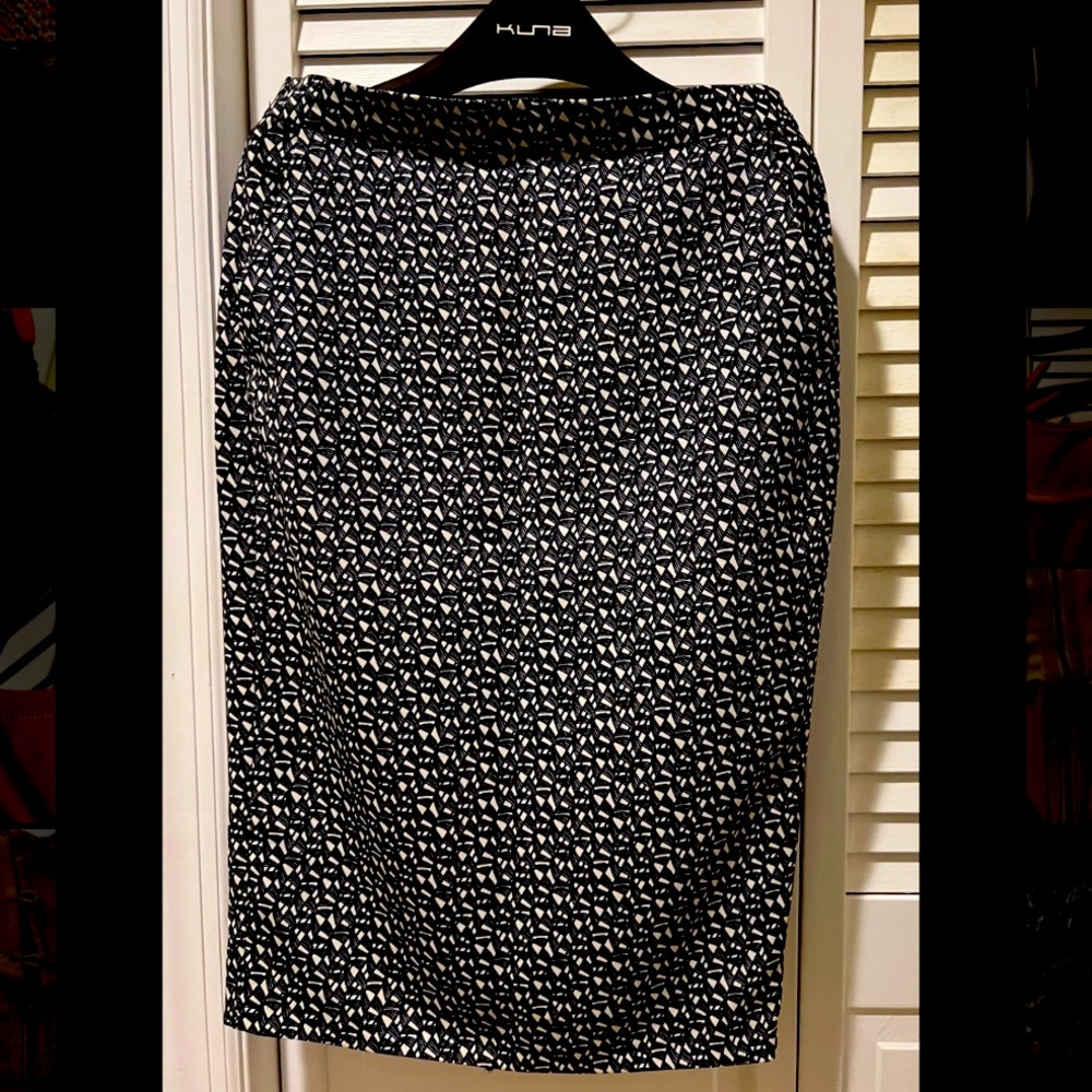 MASSIMO DUTTI PENCIL SKIRT FOR SALE